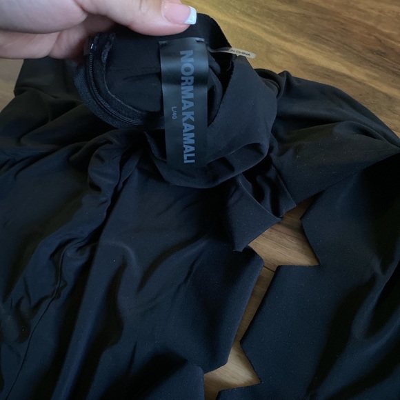 SOLD!!!!!NORMA KAMALI
Long Sleeve Crew Neck Alligator Catsuit - Picture 6 of 6